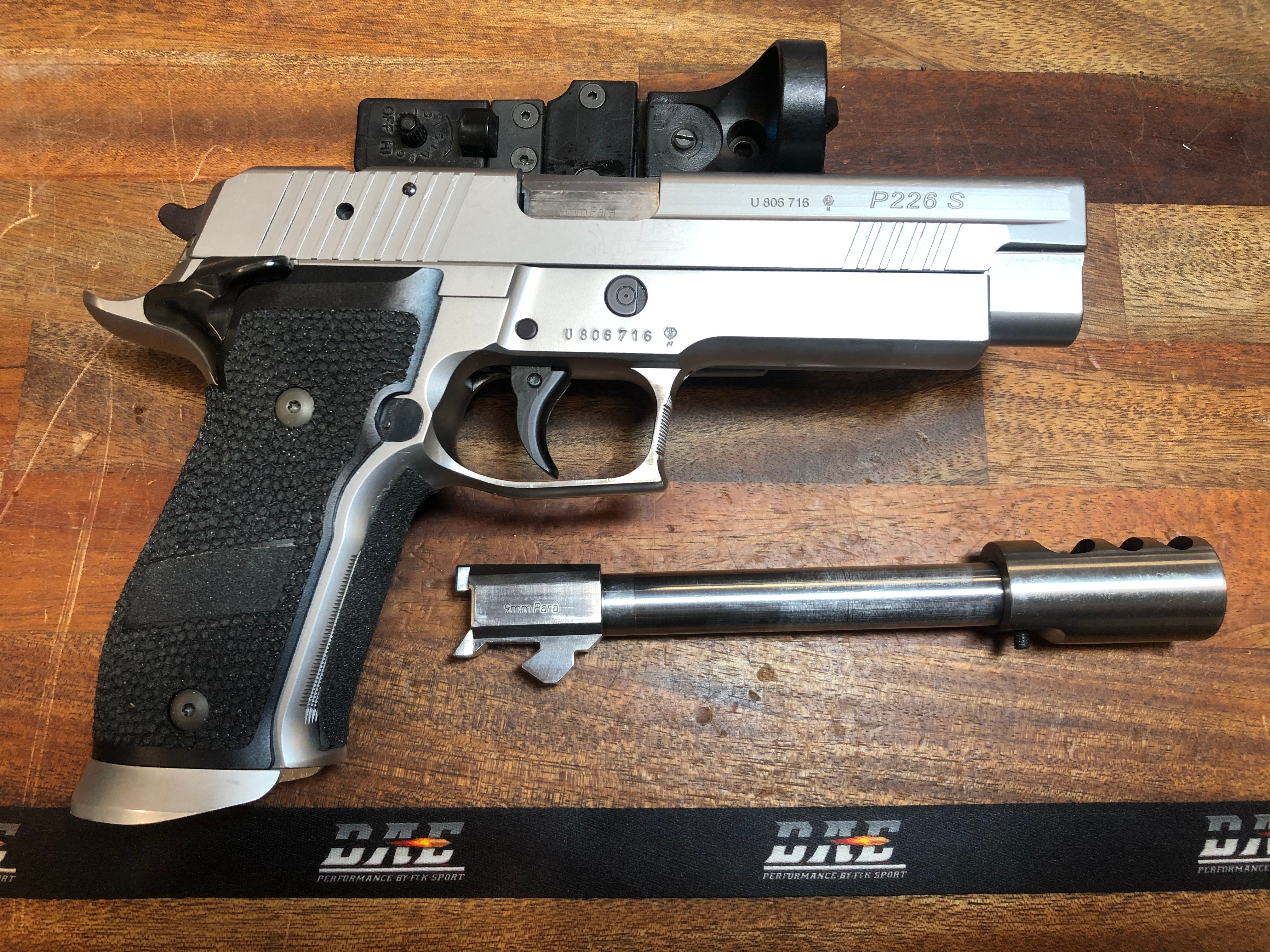 Sig Sauer P226S (X-FIVE) 9x19    R6037 & R6038 , 1