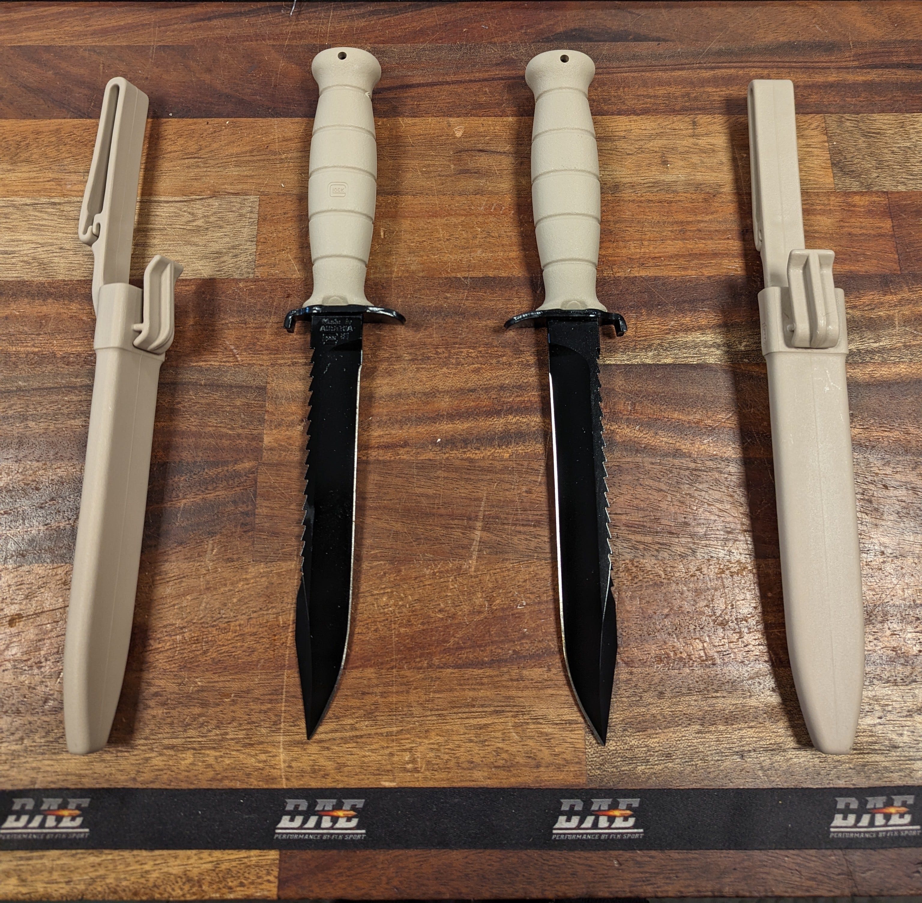 Glock Field Knife FM81 w/ Saw - SAND / TAN