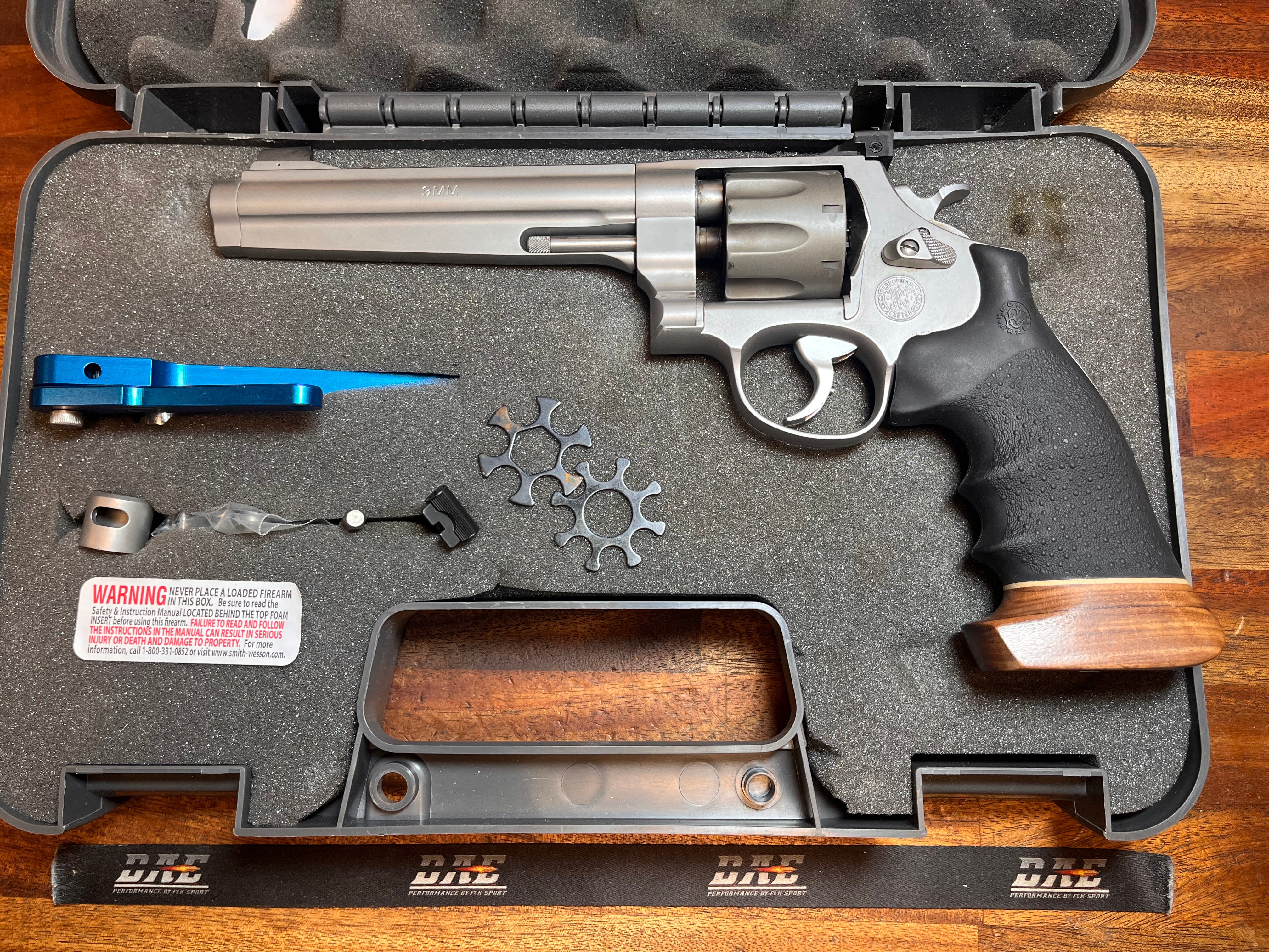 S&W 929 8rd 9x19  R17993 PRIS 26900 kr