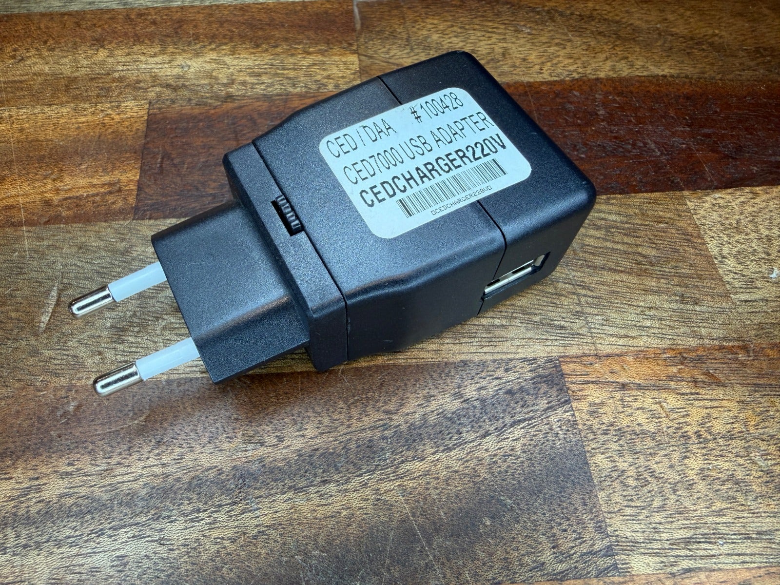 CED 7000 220V Charger, USB OUTLET