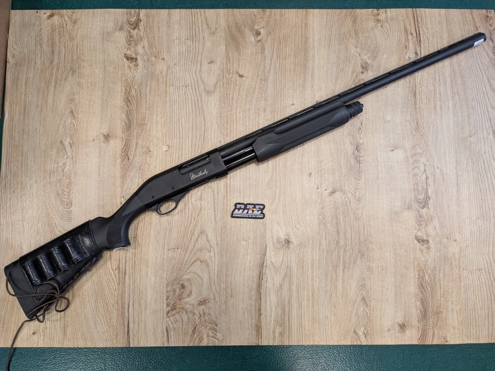 BEG Hagelgevär Weatherby PA-08 kal 12/76 71cm (R15995) med extra slug pipa 61cm (R15996)